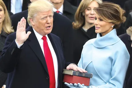 Меланія і Дональд Трампи на його першій президентській інавґурації, що відбулася вісім років тому – у січні 2017-го. Фото Reuters.