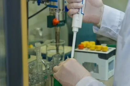 Штучний інтелект створив два потенційні антибіотики проти супербактерій. Фото: Укрінформ