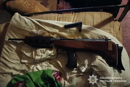 26.08.2026, 16:45				


									На Самбірщині у чоловіка вилучили гвинтівку та патрони, які він незаконно зберігав удома							

										У одному із сіл Самбірського району поліцейські виявили у 55-річного місцевого мешканця гвинтівку та кілька