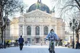 Ресторани – «на виніс», у басейн та на манікюр – по запису...