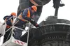 У Києві демонтували памʼятник Миколі Щорсу