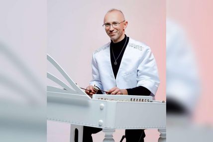 Залишив цимбали і взяв до рук зброю