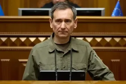 У Раді обговорюють можливість, щоб до 23-24 років не обмежувати чоловіків у виїзді за кордон, – Веніславський. Фото: 24 канал