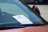 На склі автівок — повідомлення про фейкові штрафи