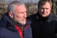 Російський депутат розгулює по Золотому та розхвалює Зеленського (відео)