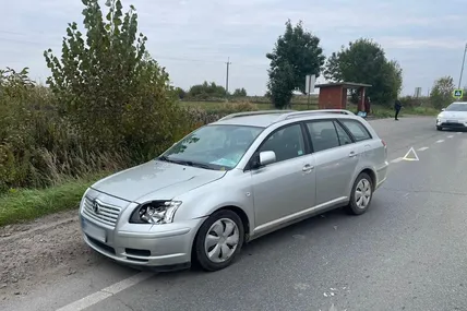 Внаслідок наїзду Toyota Avensis у селі Давидів травмована жінка-пішохід. Фото: Поліція Львівської області