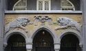 Леви купаються у позолоті