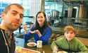 Дівчата на велосипедах – у шубах, на підборах, з пляшкою шампанського...