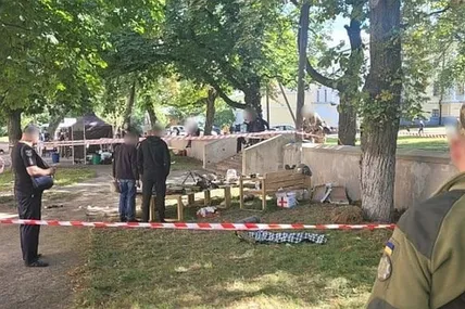 Унаслідок вибуху боєприпасу у Чернігові постраждали 15 осіб. Фото правоохоронців