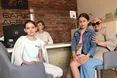 Маленькі волонтерки продають власні малюнки, щоб підтримати воїнів-саперів