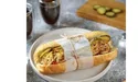 Хот-дог як у STARDOGS з хрусткою цибулею та квашеними огірками