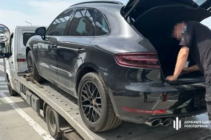 Вилучений автомобіль. Фото: ДБР