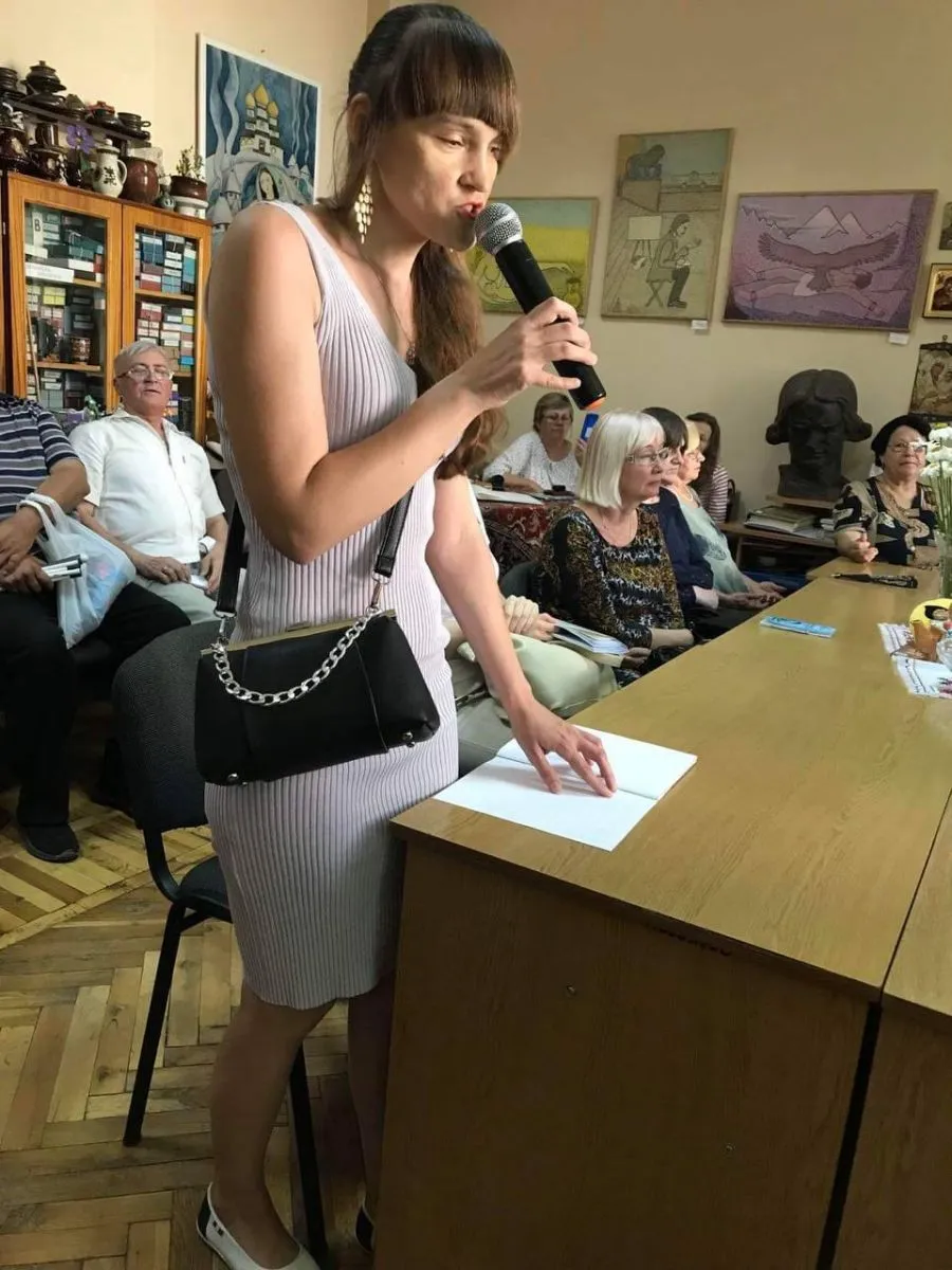 Поезію, присвячену захсиникам Батьківщини, прочитала Оксана Каплан.