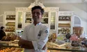 Автор торта «Ужгород» щодня годує переселенців хлібом