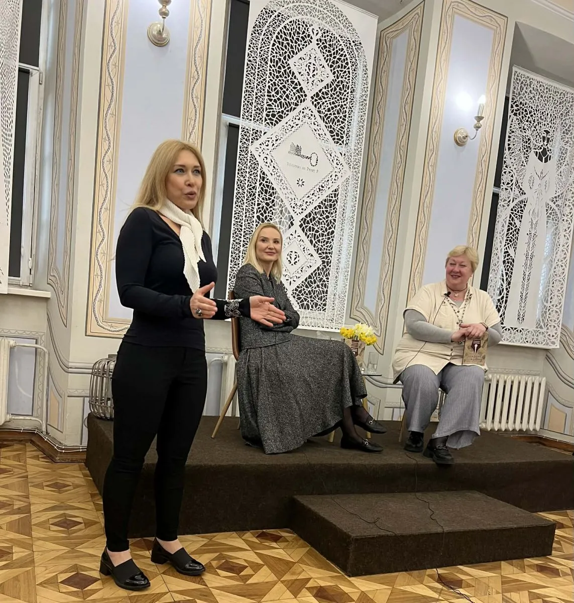 Співачка Каріна Плай пообіцяла, що за тиждень буде нова пісня на слова Людмили Пуляєвої