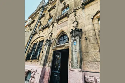 Один із декоративних елементів будинку – образ сови. Фото Forgotten Galicia