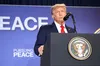 «Зараз про це думати не треба»: Трамп відтермінував запровадження вторинних санкцій проти Китаю