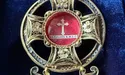Доторкнутися до частинки Животворящого Хреста Господнього