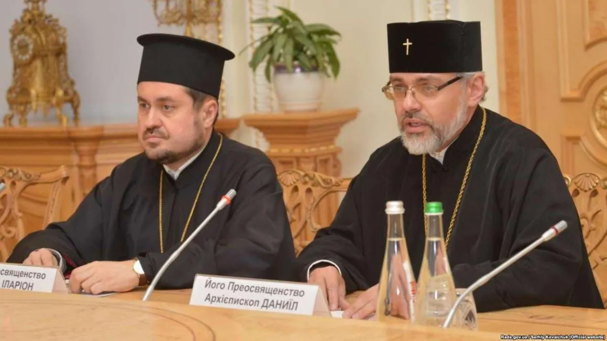 Екзархи Вселенського патріархату в Україні – архієпископ Памфільський і Західної єпархії УПЦ в США Даниїл (праворуч) та єпископ Едмонтона і Захiдної єпархії УПЦ в Канаді Іларіон. Київ, 5 жовтня 2018 року