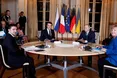 Повне припинення вогню, обмін полоненими та особливий статус Донбасу: підсумки "Нормандського саміту"