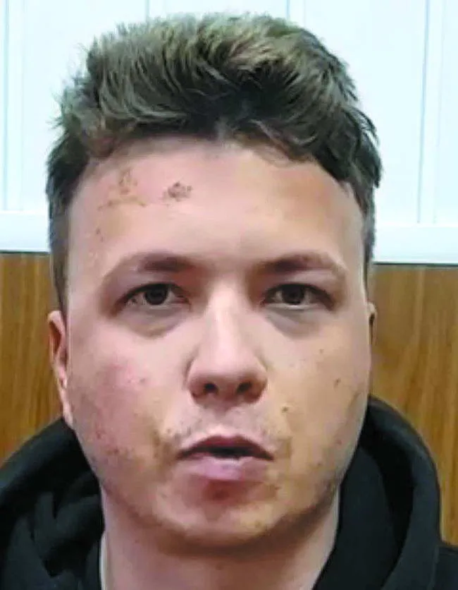 Так виглядав Роман Протасевич після розмови у білоруському КГБ... Фото з відкритих джерел
