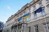 Чиновниця Львівської ОВА відмовилася вставати під час виконання гімну України, а у відповідь на зауваження показала середній палець