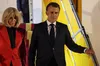 Президент Франції Макрон отримав ляпаса від дружини перед журналістами (ВІДЕО)
