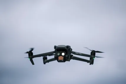 В аеропорту Схіпхол в Нідерландах було помічено дрон, внаслідок чого одну зі злітно-посадкових смуг було закрито 