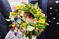 Перед святом Божого тіла продає віночки-обереги. Щоб купити собі тискомір…