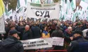 Протести під Радою. Нардепи вирушили до Порошенка для обговорення вимог мітингувальників