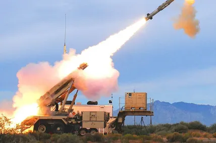 Трамп пообіцяв негайно надіслати Україні 10 ракет до Patriot та допомогти знайти інші способи постачання зброї. Фото: LMN
