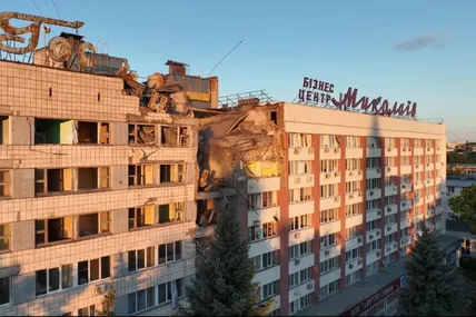 росіяни вдарили по Миколаєву. Фото ДСНС