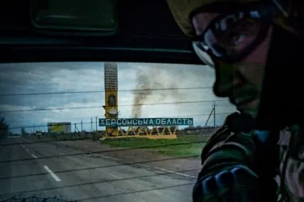 Окупанти вивозять майно із Херсона. Фото Генштабу ЗСУ