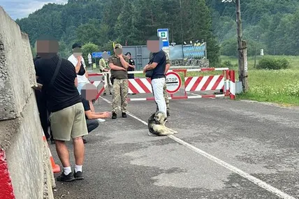 12.08.2026, 16:45				


									Майор Нацгвардії віз трьох військовозобов'язаних до кордону зі Словаччиною — ДБР							

										На Львівщині правоохоронці затримали майора Нацгвардії, якого підозрюють у сприянні незаконному переправленню трьох