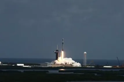 Учора SpaceX запустила понад півсотню супутників
