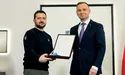 «Білого Орла» Зеленському вручив Дуда. Навроцький хоче відібрати…