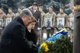 Заклали основу для перемоги: Президент під час вшанування загиблих «кіборгів»