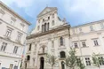 На пʼятому році війни для туристів популярна екскурсія «Львів після 24 лютого 2022 року»
