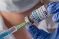 В Україні вакцинуватимуть додатковою дозою від COVID