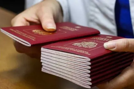 Три сотні росіян, які проживають в Україні, відмовляються від громадянства РФ