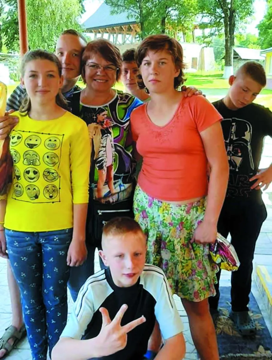Пані Марія пообіцяла дітям наступного року знову привезти подарунки. Фото автора