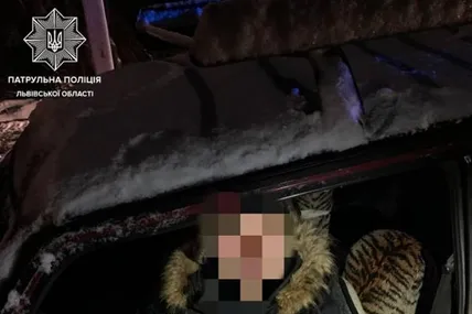 У Львові патрульні затримали безхатьків за можливе викрадення автомобіля