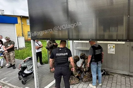 Затримання підозрюваного. Фото Віталій Глагола