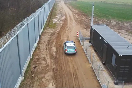 Бар'єр на кордоні Польщі та білорусі. Фото прикордонників