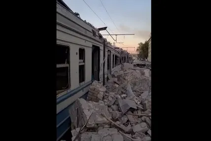 На Харківщині пошкоджені будинки та критична інфраструктура: загинув працівник «Укрзалізниці» . Фото: скрин