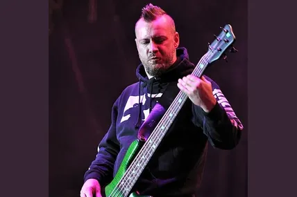 Помер Сем Ріверс — бас-гітарист і співзасновник рок-гурту Limp Bizkit. Фото: Бабель