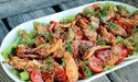 Теплий салат з куркою, перцем і помідорами