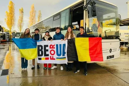 Школярі із Бельгії передали в Україну автобус. Фото BEforUkraine