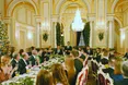 «Від таких вітань несе фальшю. Як фальшивим було і шампанське у цьому кліпі»