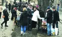 «Якщо людина стає у чергу третій раз, то справді голодна»